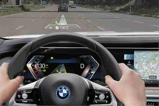 致敬历史 更定义未来 BMW新世代概念车带来平视显示技术的量子飞跃_fororder_0f20920526eb010a9195a1ac0838469d