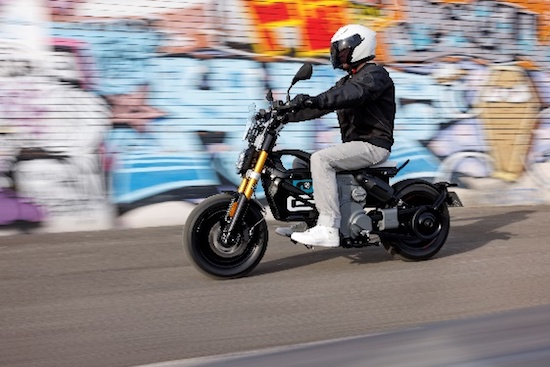 电动跑酷者 全新BMW CE 02即将中国亮相_fororder_image003