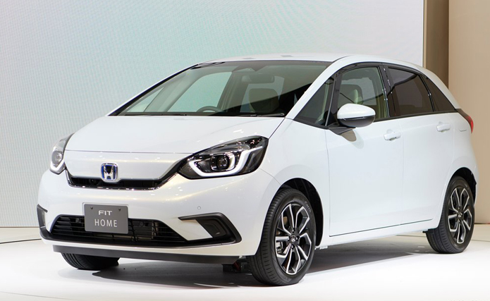 汽车频道【焦点轮播图】全新飞度亮相 能否续写“平民超跑”的神话