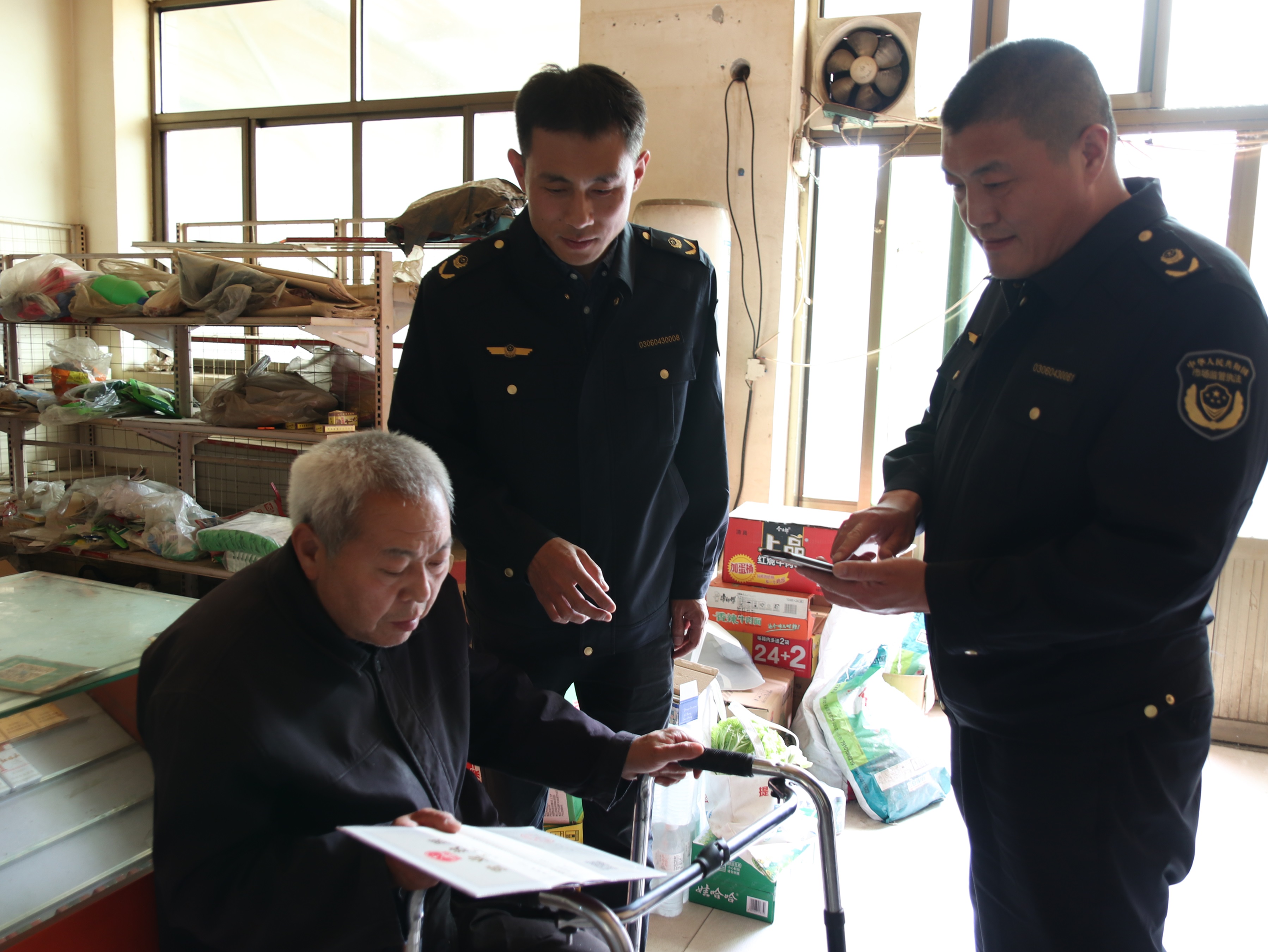 保定博野:年報指導送上門 暖心服務“零距離”_fororder_1