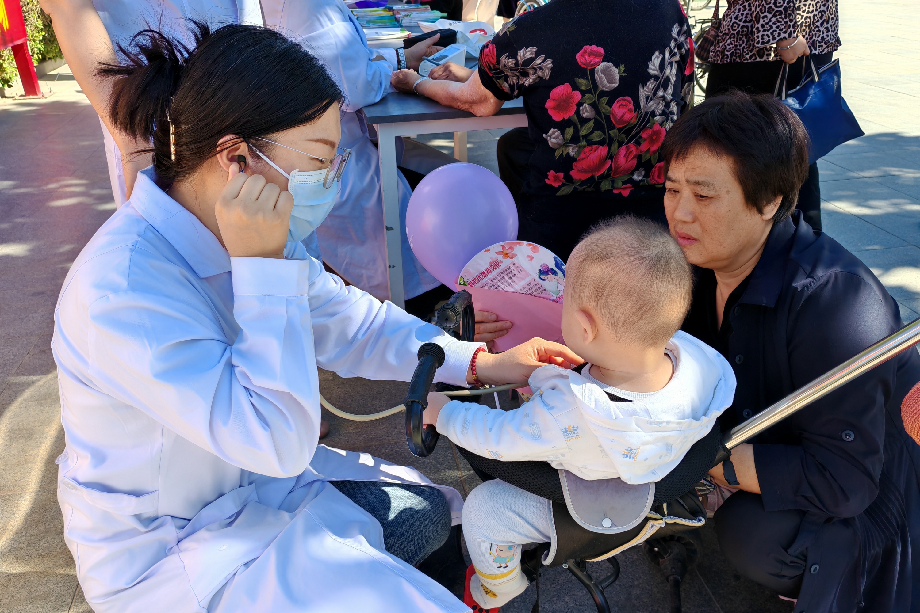 河北定興：“國際家庭日”宣傳 助力文明城市建設_fororder_007