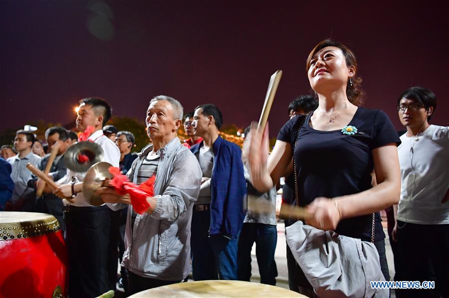 Yangge dancing troupe brings visitors authentic flavor of China' s North Shaanxi culture