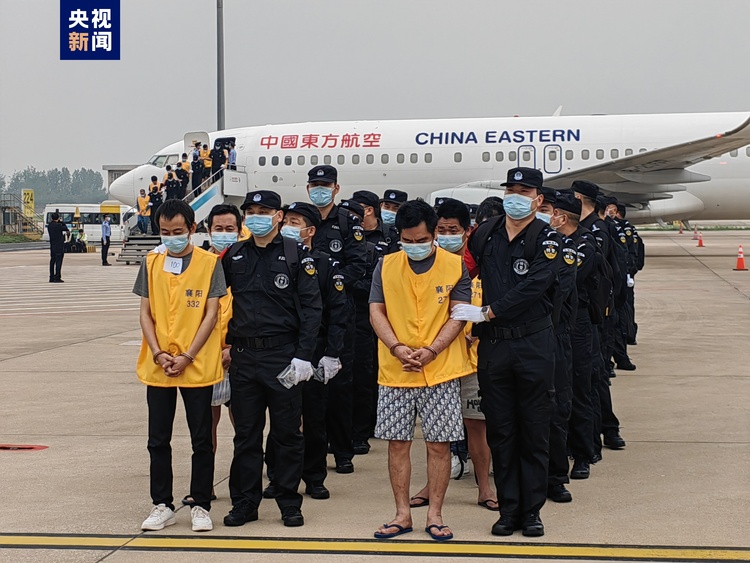 680余名中國籍涉賭詐違法犯罪嫌疑人被分批從柬埔寨押解回國
