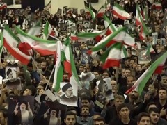 独家现场丨伊朗总统莱希遗体运至德黑兰 大量民众深夜前往悼念