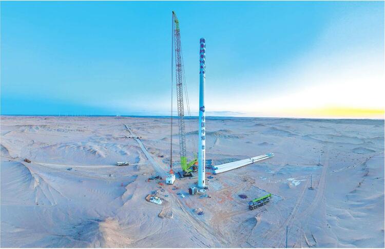 全球首臺500兆帕高強鋼風電塔架吊裝完成
