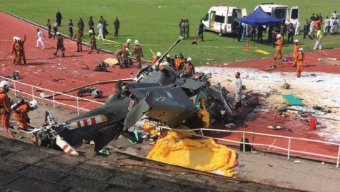 现场视频丨马来西亚两架直升机相撞后坠毁 10人死亡