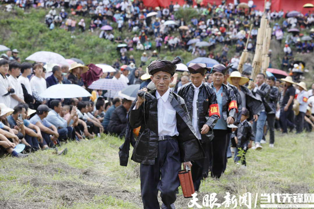 黎平“摔跤节：节日里盛开的民族团结之花