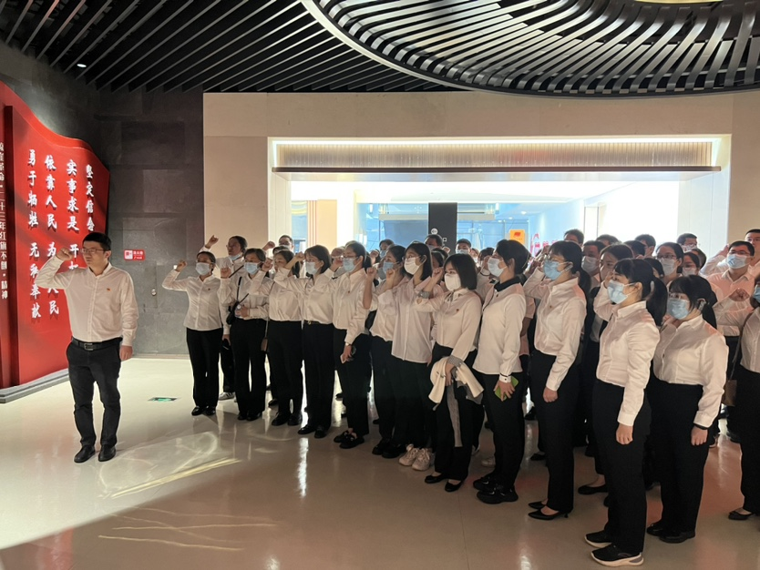 奮進新時代 揚帆自貿港——中信銀行海口分行成立十二週年發展側記_fororder_圖片1