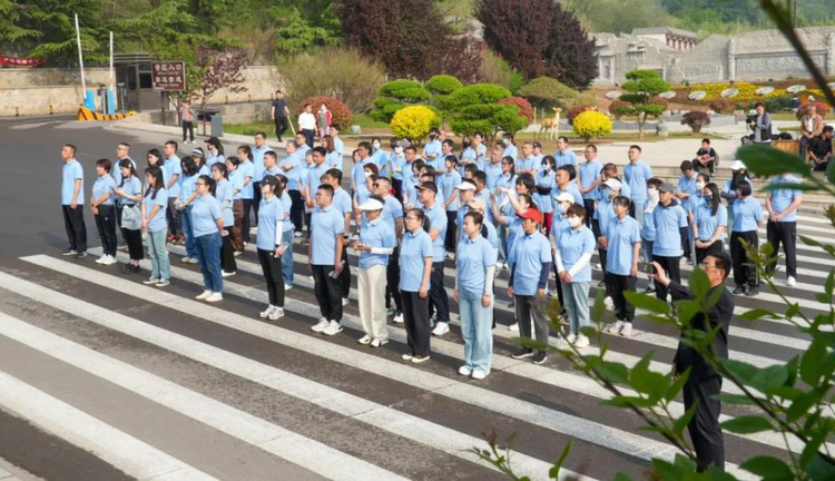 石家莊市鹿泉區舉辦“綠色征途·守護抱犢”公益活動_fororder_圖片2