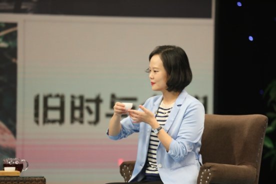 对话《逐梦年代》，高科技与茶会碰撞出什么？