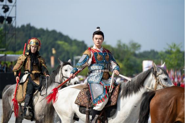 汉舞华裳穿越千年 阆中古城变身为“历史博物馆”_fororder_未标题-2