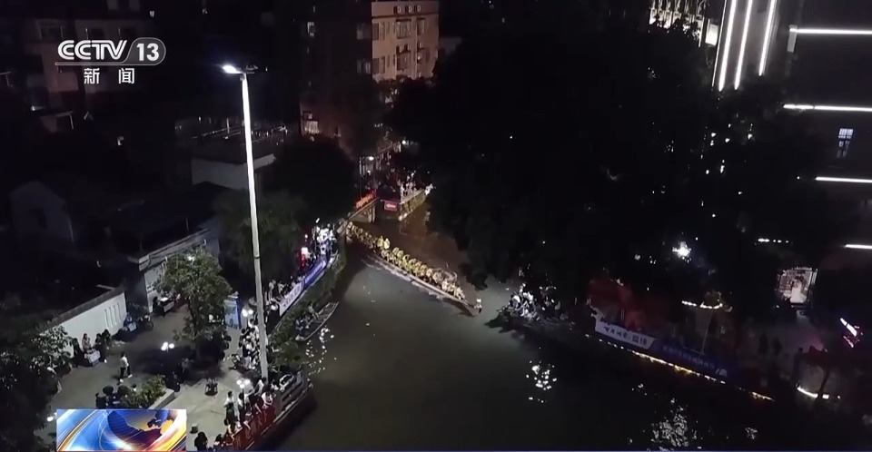 龙舟漂移 快出虚影！这些地方的龙舟赛氛围拉满了