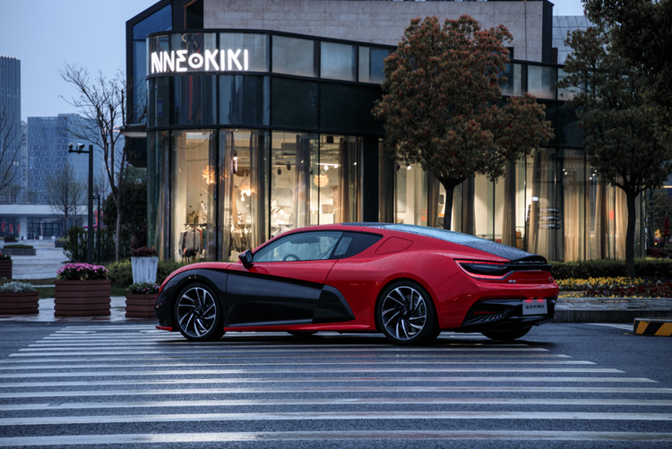 汽车频道【供稿】【资讯】2019极速赛道嘉年华，前途K50带来纯电驾趣