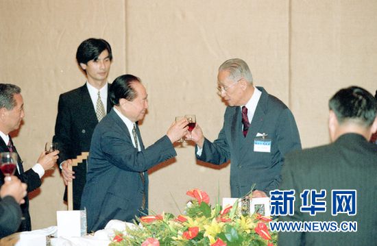 25年了！這場(chǎng)跨越海峽的握手，影響至今…