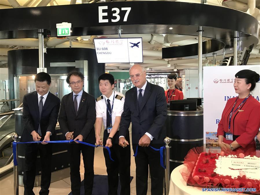 Ceremonia de inauguración del vuelo directo Roma-Chengdu en Italia