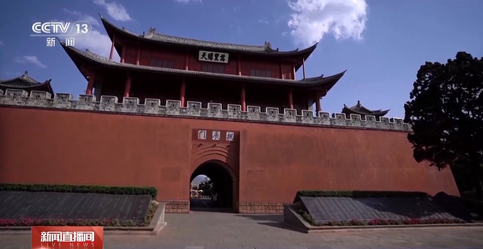 文化中國行丨城門是歪的、街是斜的，解鎖茶馬古道上的古城智慧