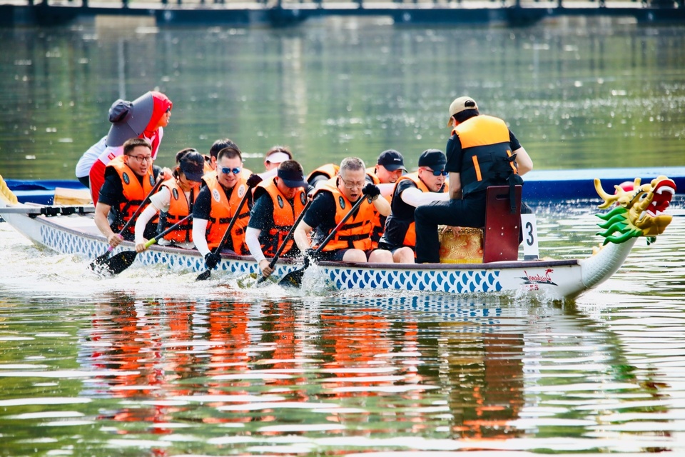 端午赛龙舟！71支代表队、900多名运动员竞渡北京稻香湖