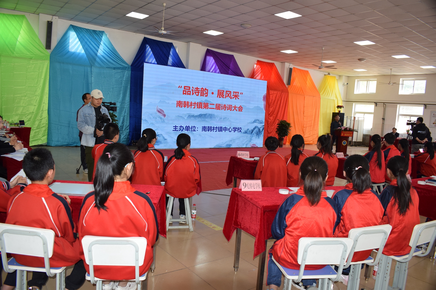 保定市滿城區：“賦”一場好玩的詩詞盛會_fororder_詩詞大會比賽現場 攝影 劉俊敏.JPG