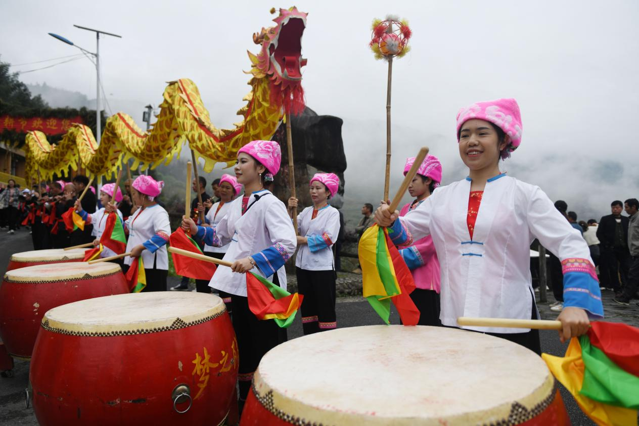 桂林龙胜：龙脊梯田“闹”开耕_fororder_图片5