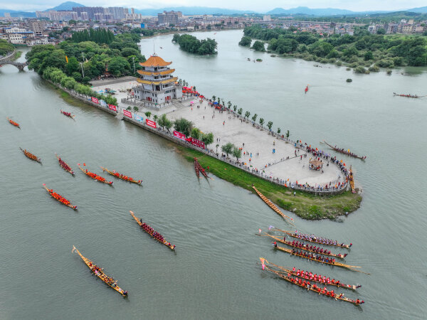 赛龙舟 包粽子 做香囊——湖南省各地端午旅游民俗味浓_fororder_4