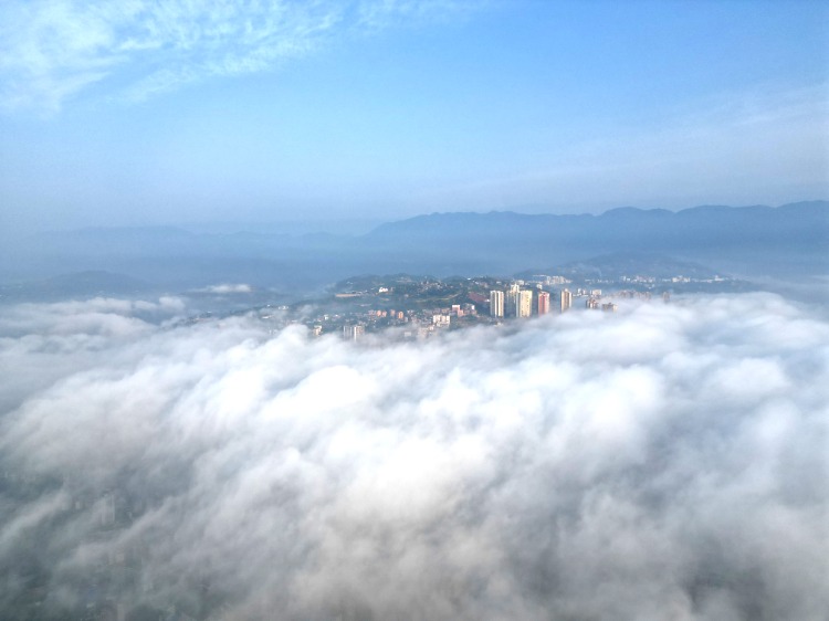 重庆巫山：初夏云海 壮美如画