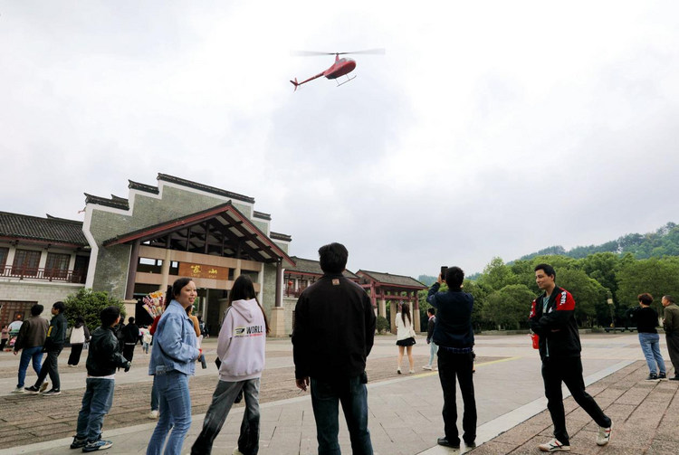 湖南崀山：多元體驗助推“五一遊”持續“火出圈”_fororder_圖片4