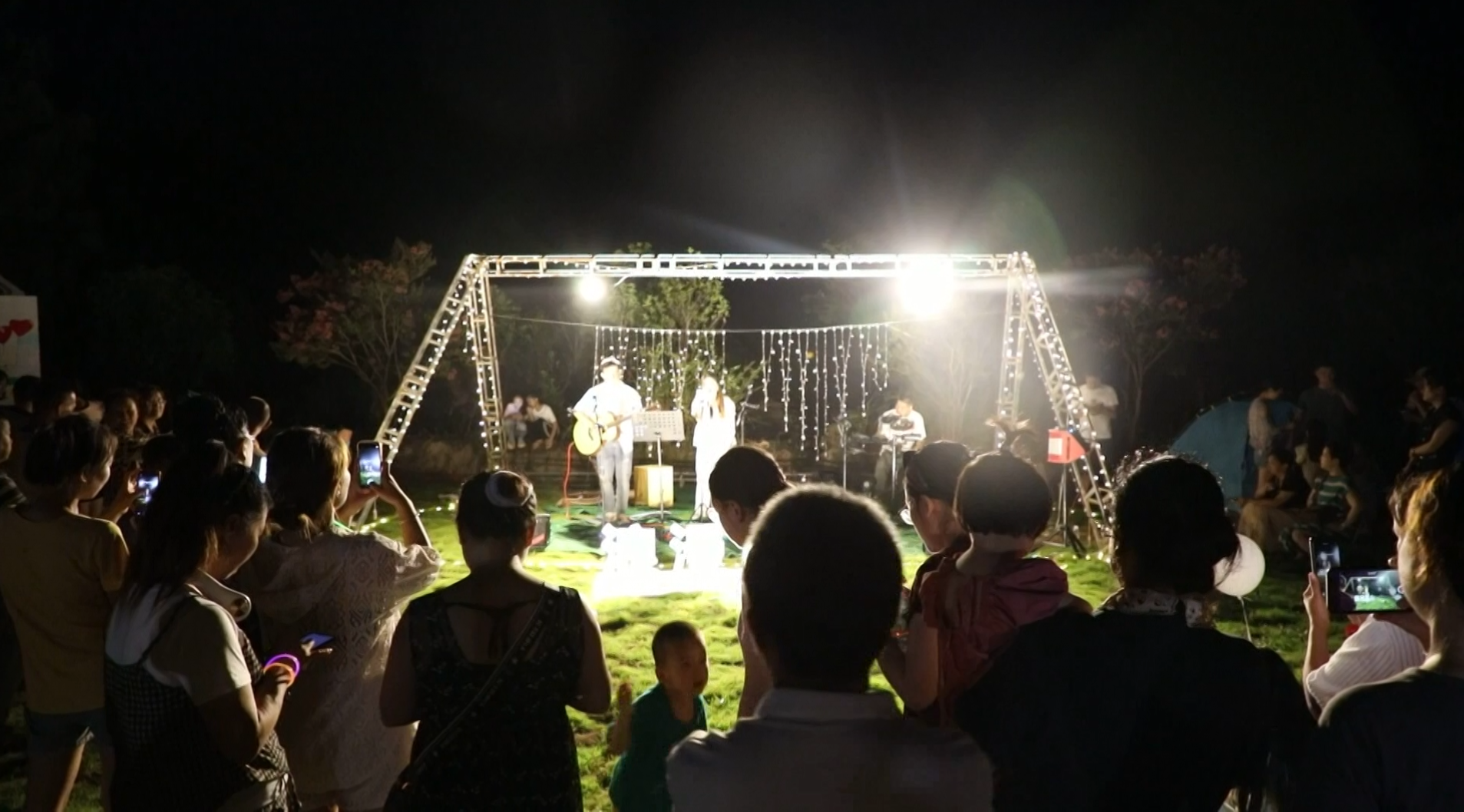 湖南崀山：多元體驗助推“五一遊”持續“火出圈”_fororder_圖片3