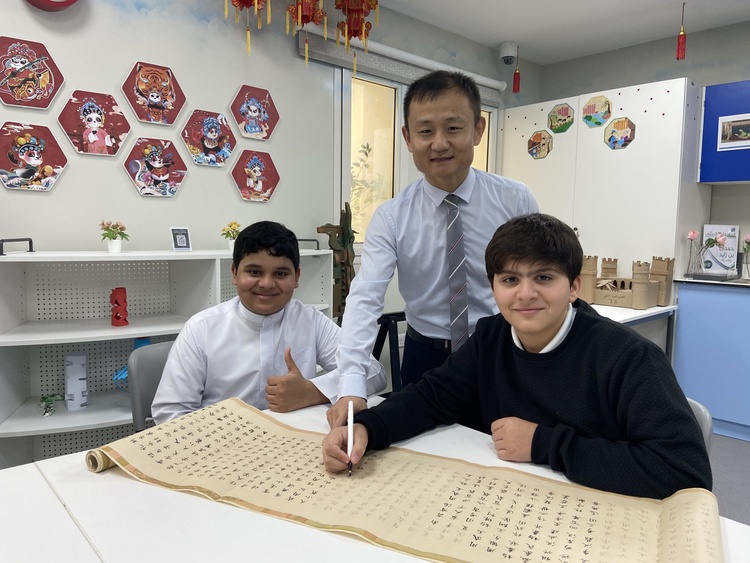 资讯有故事丨阿联酋中文教学“百校项目”：培养促进中阿交流的友谊使者