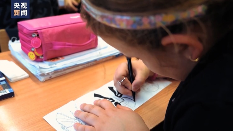 “这是两国人民之间的友谊” 匈牙利各界人士欢迎习主席到访