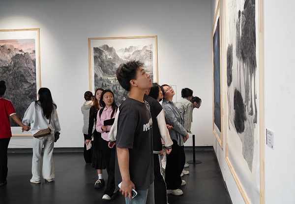 “第七届哈尔滨美术双年展（中国画）”开幕