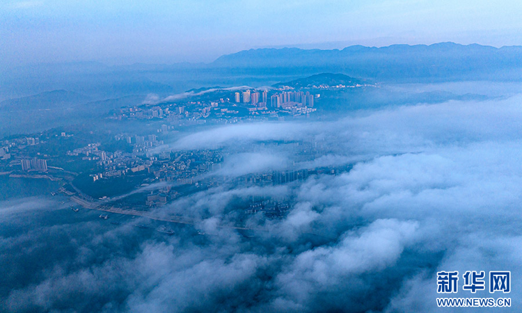 重慶：又到巫峽看雲時