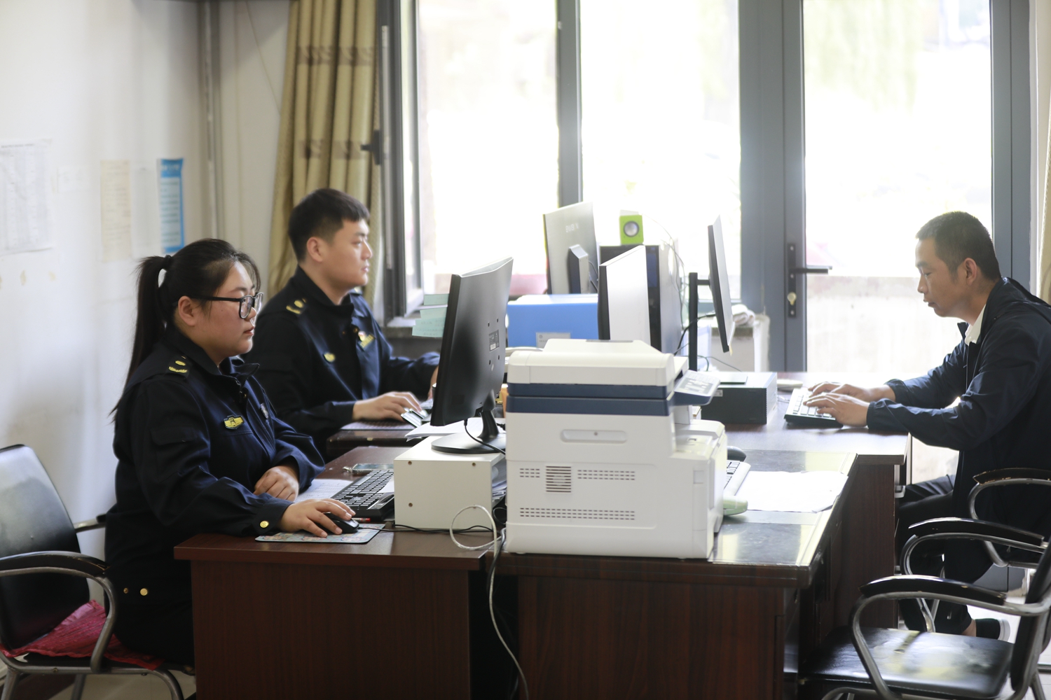 保定市滿城區：接訴即辦解民憂  紮實辦好民生事_fororder_滿城區”12345“熱線工作現場 攝影 康勝