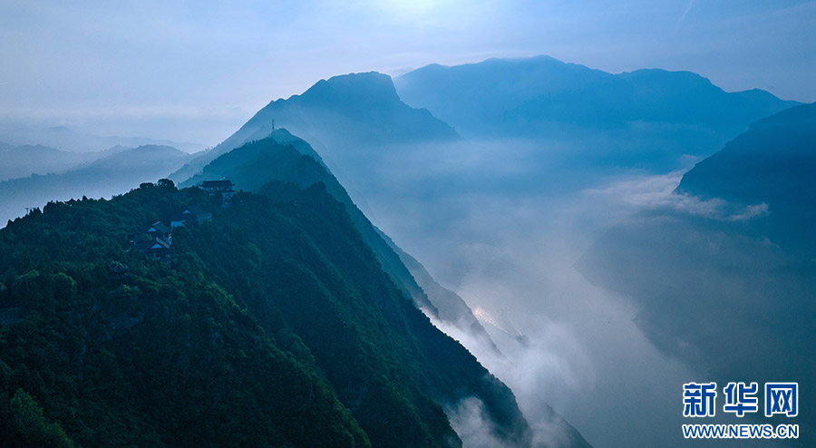 重庆：又到巫峡看云时