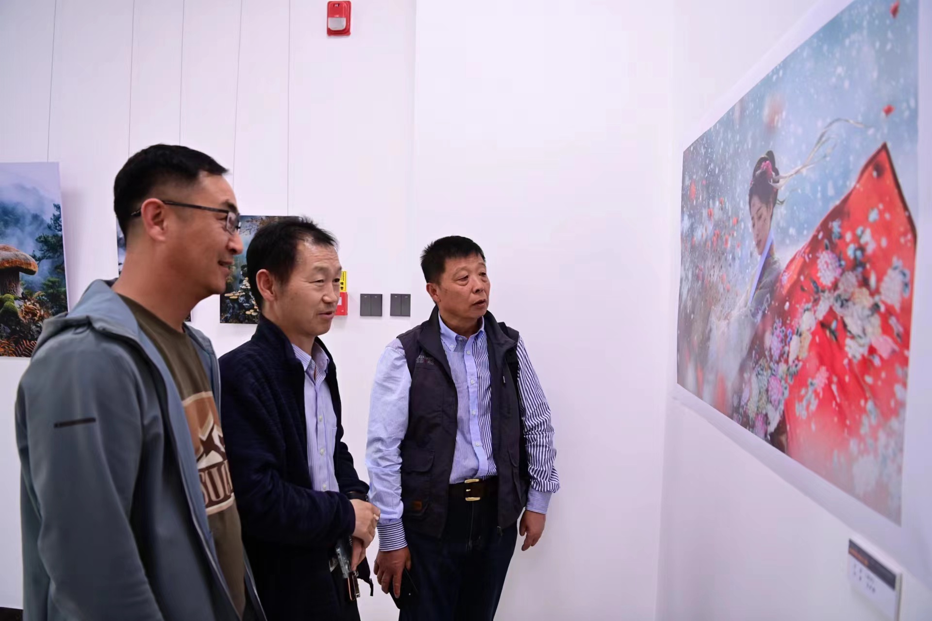 不容错过！全国摄影大展、书画展在延吉启幕