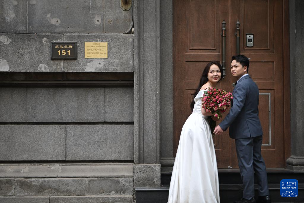 百年老街Citywalk 走进解放北路历史文化街区_fororder_20240511084393f9855c44c89766c93f402cecdd_20240511bb4404a28b214df888562b225e894b53