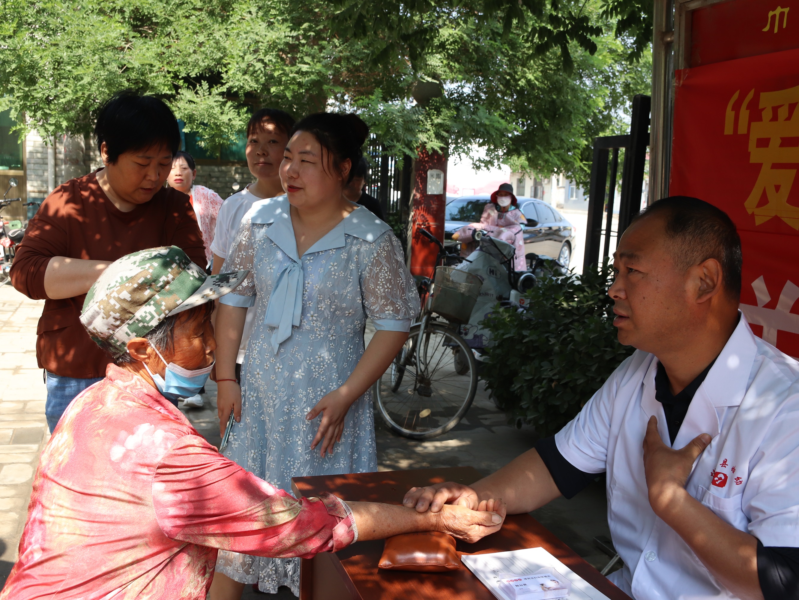 保定博野：感恩母親節 義診送溫暖_fororder_4