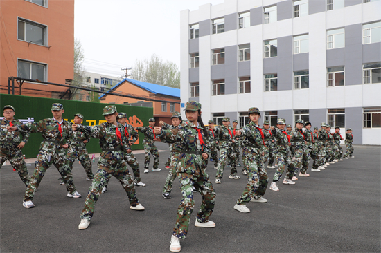 铁岭市银州区人武部深入开展校园国防教育活动_fororder_铁岭人武3