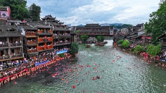  "Taking a boat" out of the circle, people and money prosper -- Hunan Dragon Boat Festival holiday culture and tourism market scanning