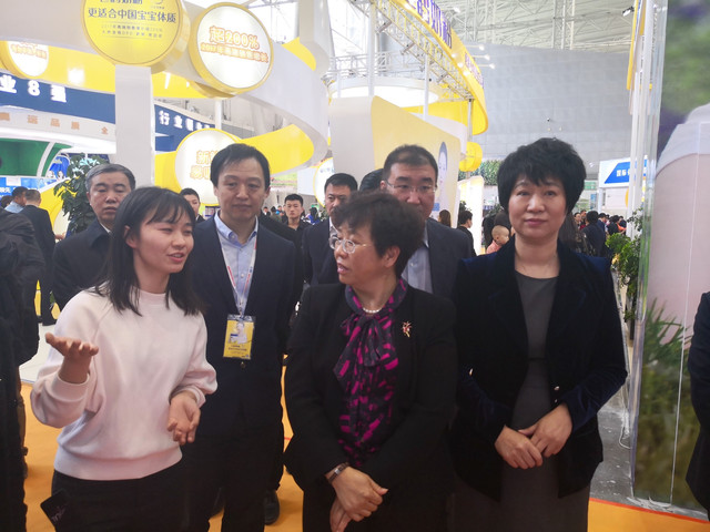 中国乳业“时代之问”，飞鹤给出“三步走”方案