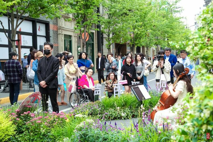 爱与音乐洋溢历史街区 上海张园举办母亲节主题活动