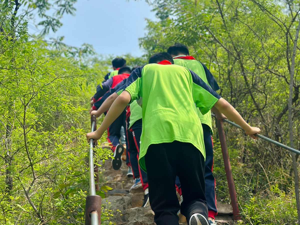 保定市滿城區：弘揚長征精神 傳承紅色基因_fororder_滿城區後大留村學校開展紅色研學活動 攝影 朱肖