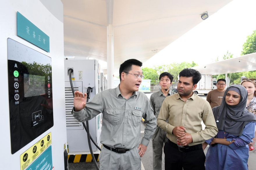 Wuhan Grassroots Power Supply Station Constructs Smart Microgrid_fororder_圖片1