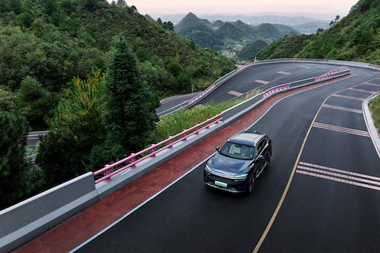 大五座旗舰电动 SUV 魏牌新摩卡 Hi4 焕新上市_fororder_image005