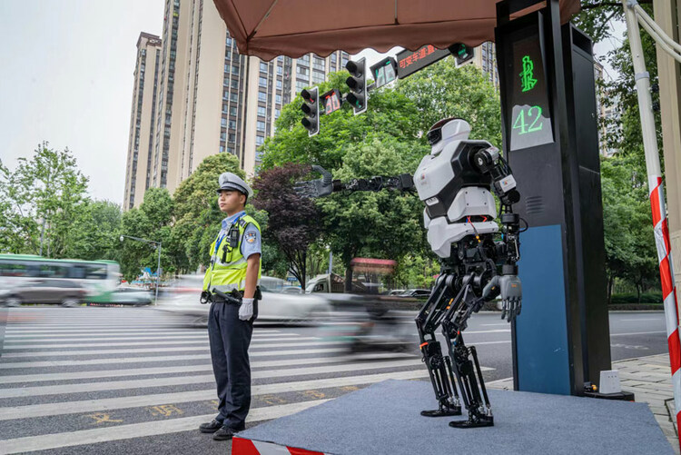 （转载）四川绵阳：向科技要“警力” 人工智能成为强警利器