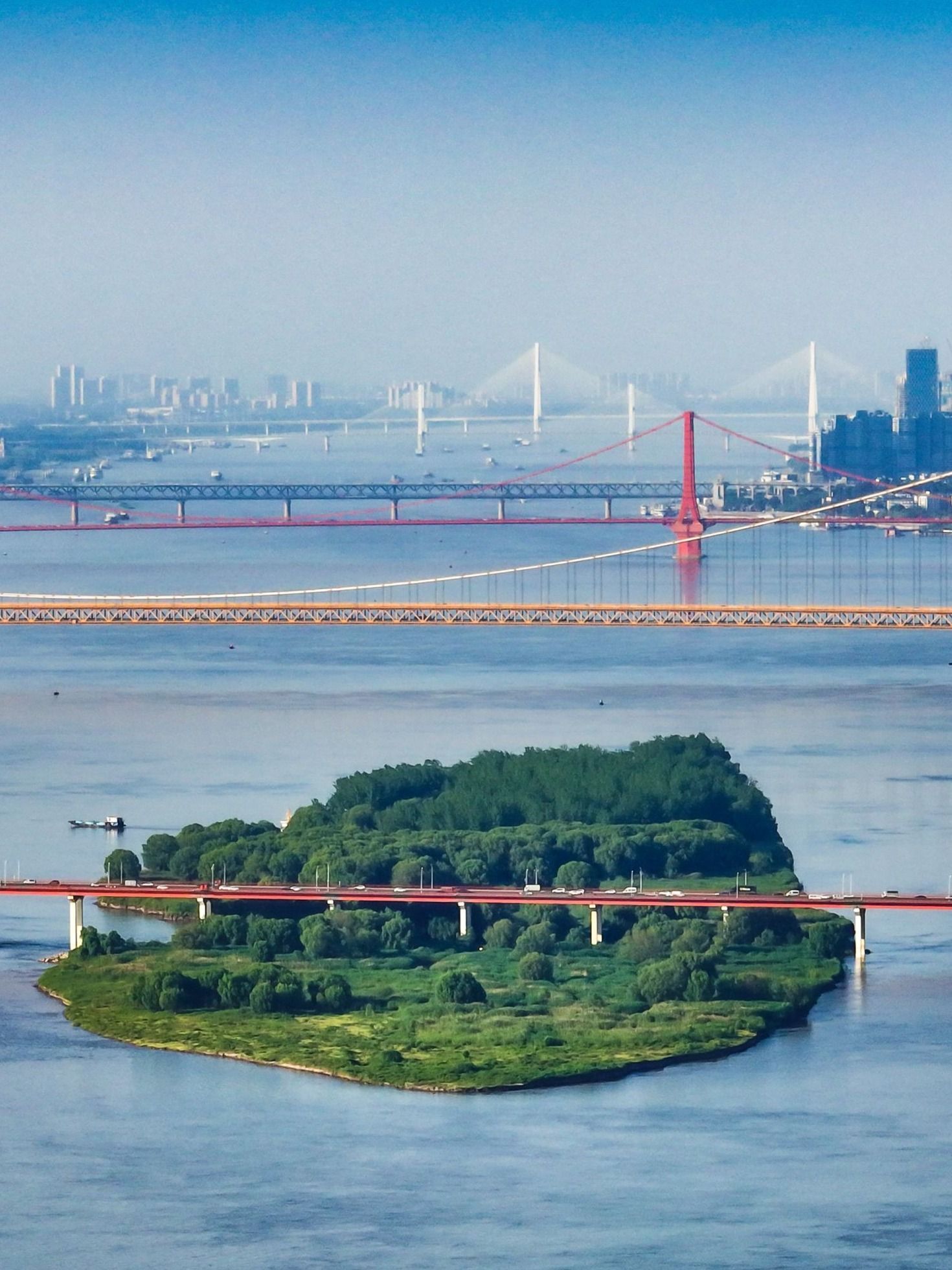 英雄城市看今朝——写在武汉解放75周年这一天