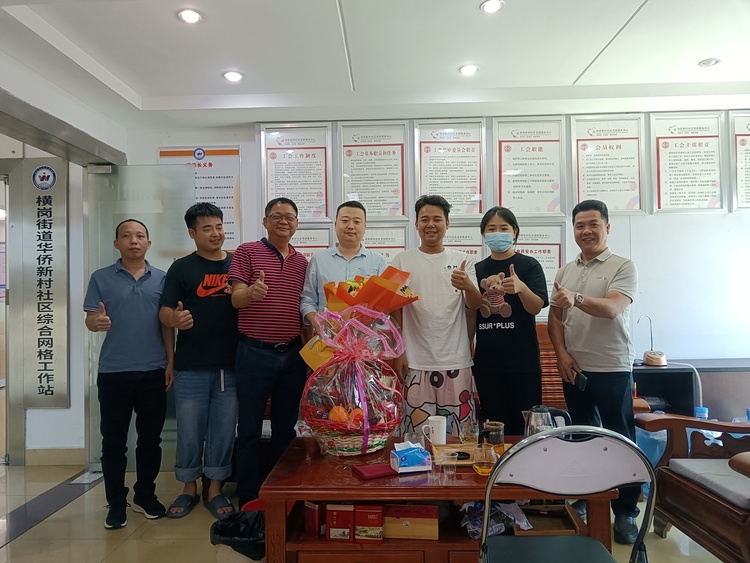 深圳横岗:网格员及时扑灭沿街商铺突发火灾