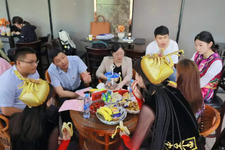 江西科技学院举办“弘扬民族文化 促进民族团结”专题英语角活动_fororder_图片1