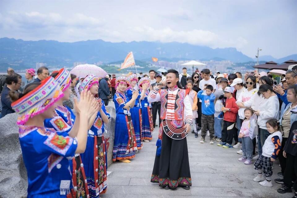 三峡大坝旅游区2024年游客接待量突破百万