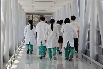 医生“辞职潮”事件持续发酵 韩国政府将启动医疗应急方案