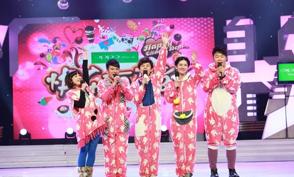 谢娜否认打压吴昕:快乐家族是一家人 打不散的(图)